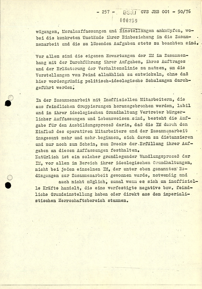 Dissertation "Zur Rolle und dem aktuell-politischen Inhalt eines aufgabenbezogenen Feindbildes in der Zusammenarbeit mit IM"