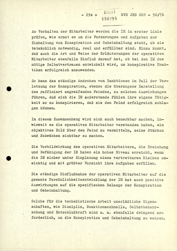 Dissertation "Zur Rolle und dem aktuell-politischen Inhalt eines aufgabenbezogenen Feindbildes in der Zusammenarbeit mit IM"