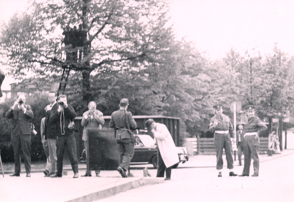 Fotos von West-Berliner Augenzeugen bei einem gescheiterten Fluchtversuch am Grenzübergang Invalidenstraße