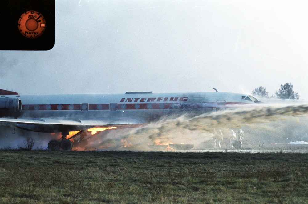 Feuerlöschübung am Passagierflugzeug Tupolew Tu-134