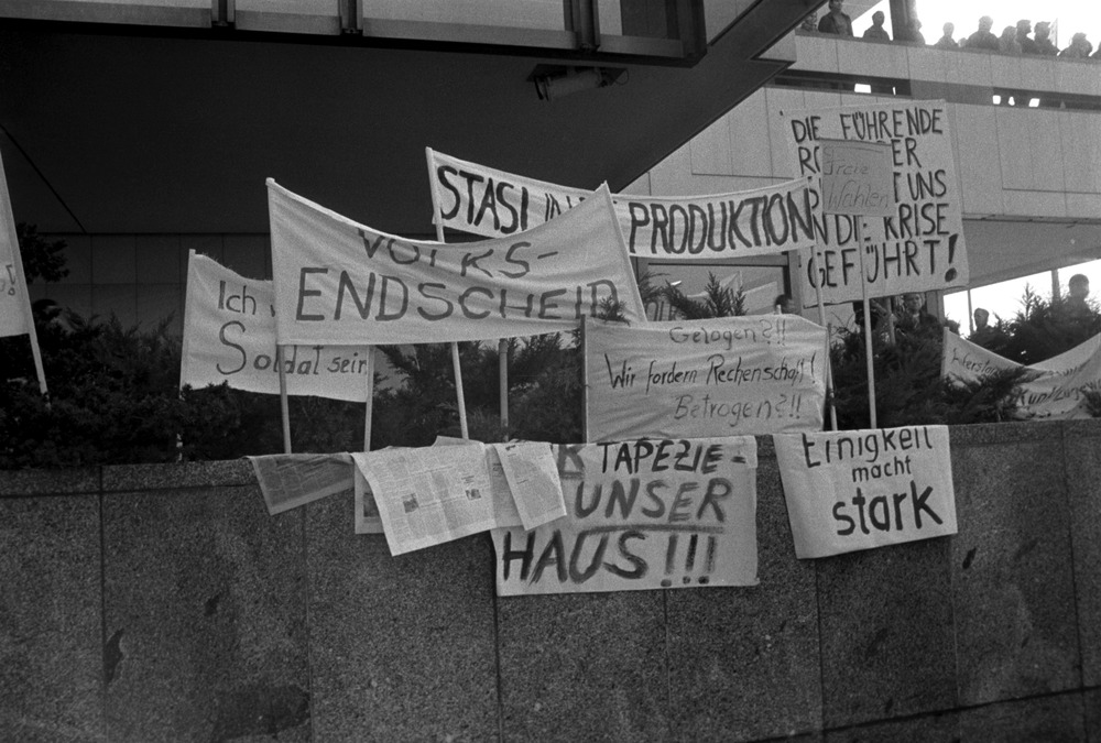 Kundgebung gegen staatliche Gewalt und für Meinungs- und Versammlungsfreiheit am 04.11.1989 in Berlin-Mitte