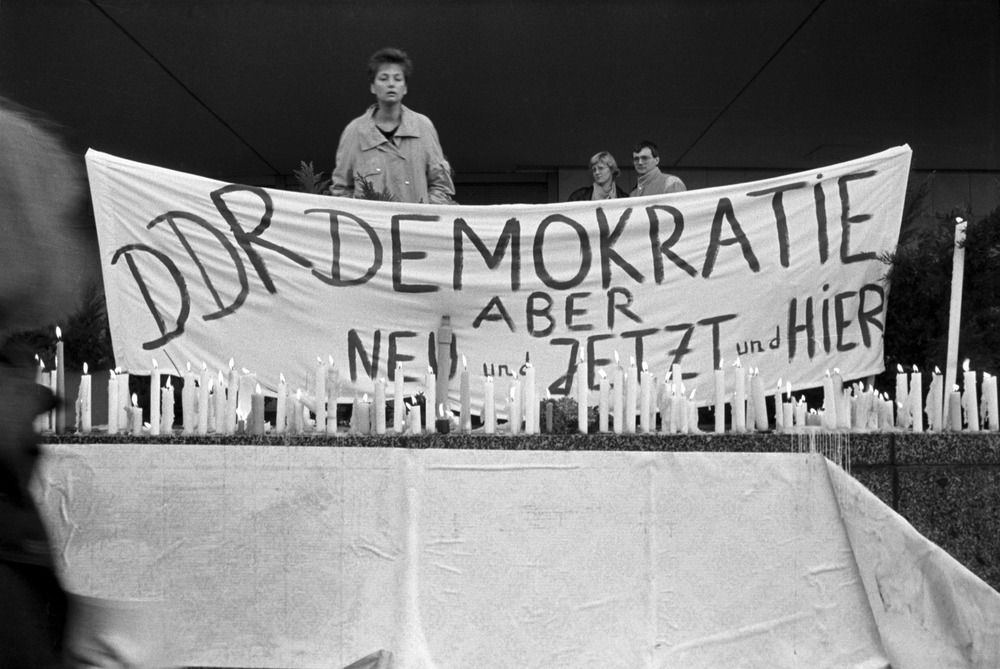 Kundgebung gegen staatliche Gewalt und für Meinungs- und Versammlungsfreiheit am 04.11.1989 in Berlin-Mitte