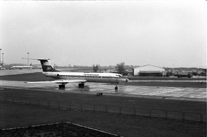 Interflug-Maschine auf dem Rollfeld des Flughafens Berlin-Schönefeld