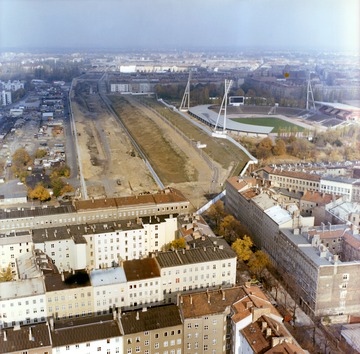Luftbilder der Berliner Mauer am Friedrich-Ludwig-Jahn-Sportpark nach dem Ausbau der Grenzanlagen