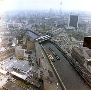 Luftbilder der Grenze in Berlin am Bahnhof Friedrichstraße