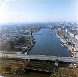 Luftbildaufnahmen des Grenzkontrollhafens der DDR am Osthafen Berlin