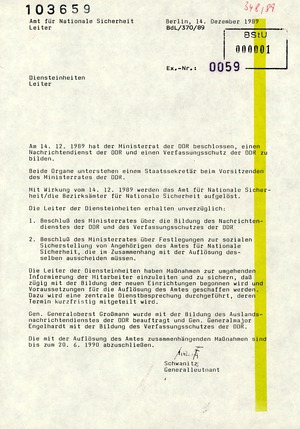 Schreiben von Schwanitz an die Leiter der Diensteinheiten zur Auflösung des AfNS