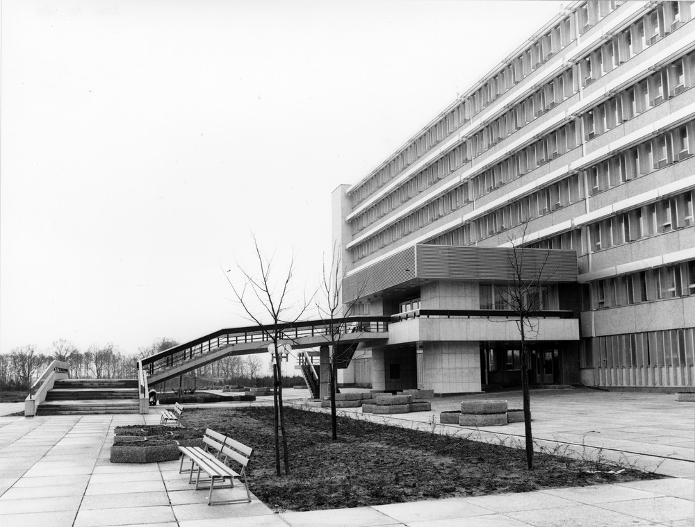 Außenaufnahmen des Stasi-Krankenhauses Berlin-Buch