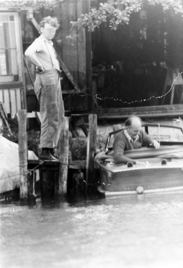 Robert Havemann in seinem Boot auf dem Möllensee in Grünheide