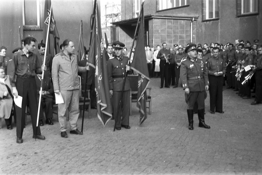 Feierlichkeiten im Innenhof von "Haus 2" der Stasi-Zentrale