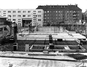 Bau des Dienstleistungs- und Versorgungsgebäudes ("Haus 18") an der Normannenstraße