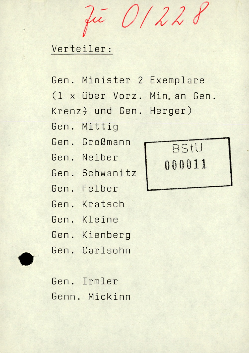 Schreiben Mielkes an Krenz mit Information zu "Reaktionen der Bevölkerung zur Erklärung des Politbüros"