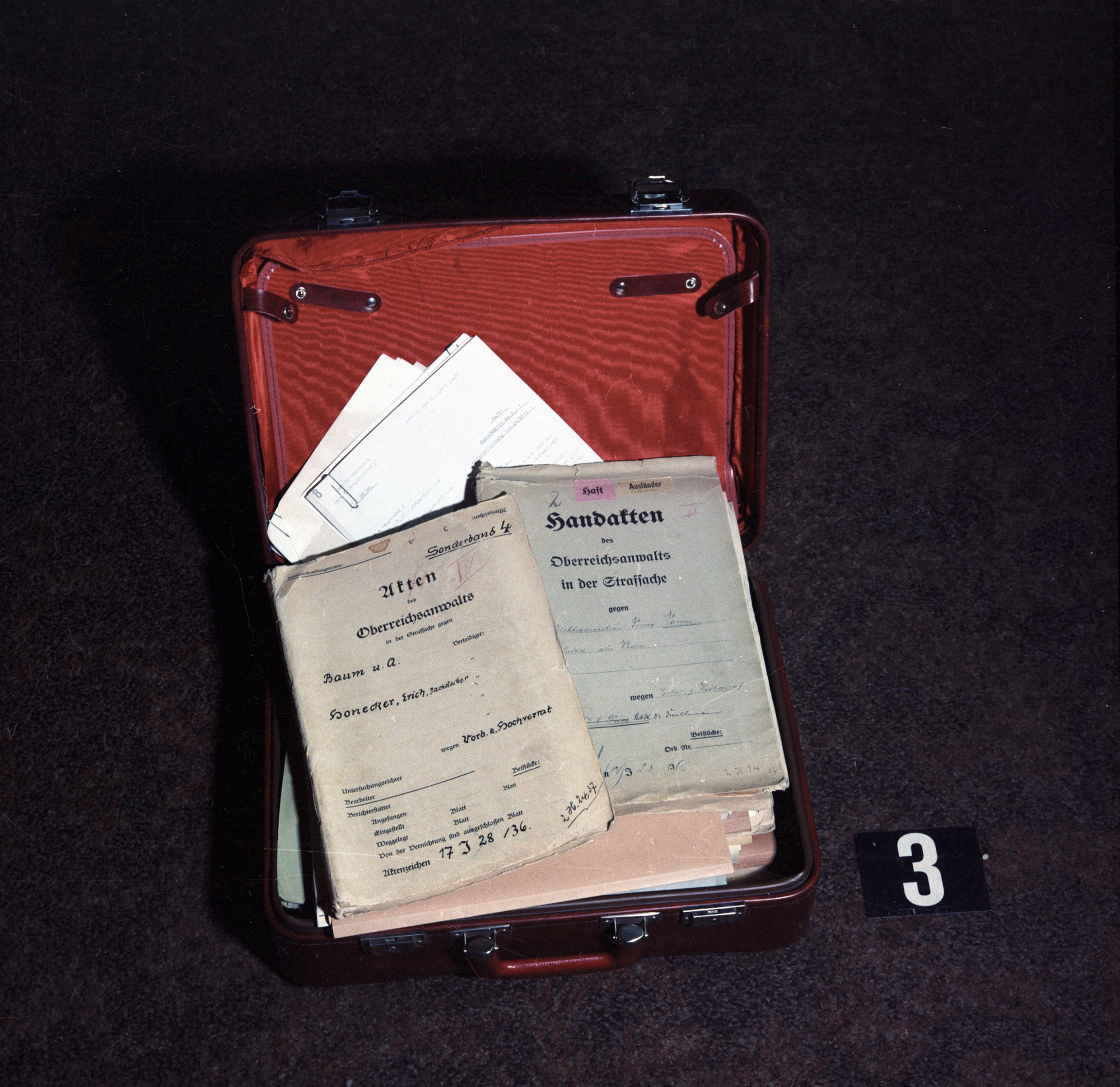 Mielkes Roter Koffer zum Zeitpunkt der Beschlagnahmung
