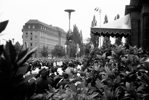 Empfang der britischen Königin Elizabeth II. am Rathaus Schöneberg 1965