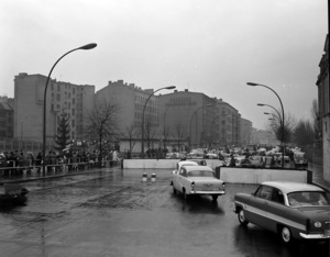 Fotodokumentation der Grenzanlage an der Chausseestraße / Ecke Liesenstraße nach dem Mauerbau