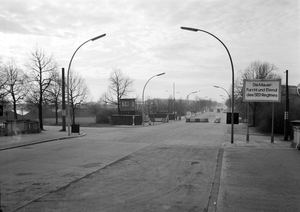 Fotodokumentation des Grenzübergangs Invalidenstraße in Ost-Berlin nach dem Mauerbau