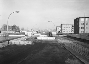 Grenzübergang an der Heinrich-Heine-Straße in Ost-Berlin nach dem Mauerbau